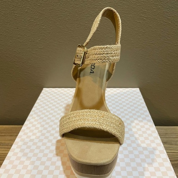CCOCCI Sutter Adjustable Wedge Strap Sandal Size 6.5 - Picture 2 of 6